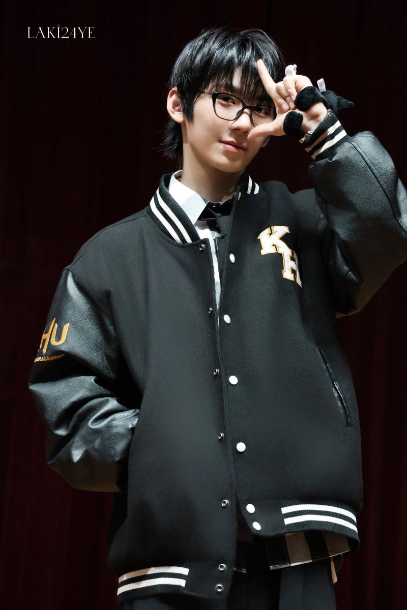 mintypark_0925's tweet photo. 250718 케이팝투게더

그 동아리 인기 선배님

#AHOF #아홉
 #PARKHAN #박한 #HAN https://t.co/PwfoHkAOB7