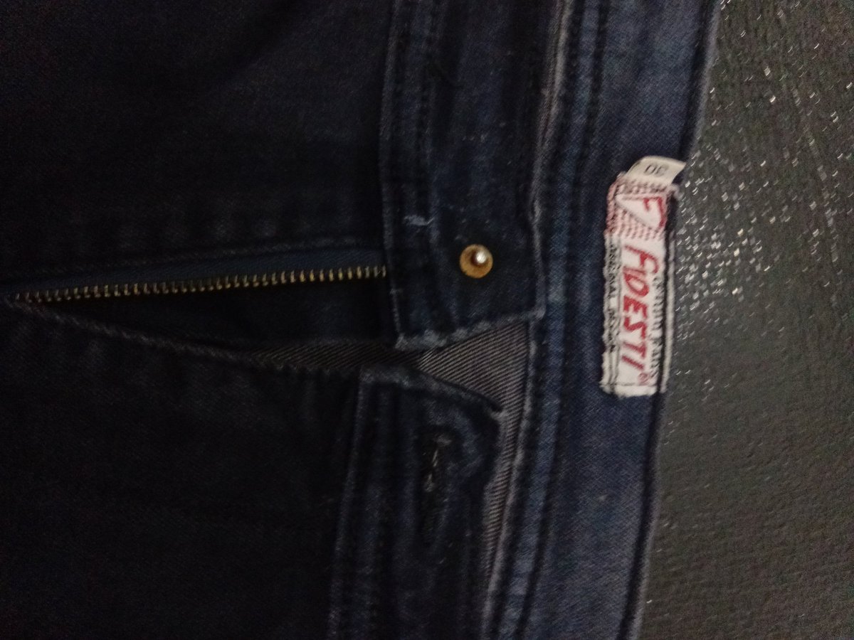 NIIINUNIIINU's tweet photo. Harga : 25k
Minus kancing yang patah https://t.co/Aq3lHpAsfA