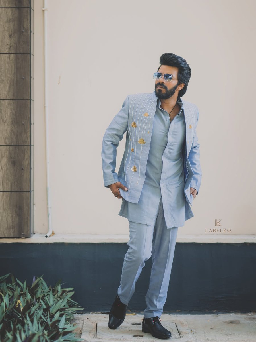 Sudheer Trends™ (@trendssudheer) on Twitter photo Stylish & Swag 😎🔥❤️🔥
From the Shoot of #FamilyStars 💥
<a href="/sudheeranand/">Sudigali Sudheer</a> #SudigaliSudheer Stylish & Swag 😎🔥❤️🔥
From the Shoot of #FamilyStars 💥
<a href="/sudheeranand/">Sudigali Sudheer</a> #SudigaliSudheer