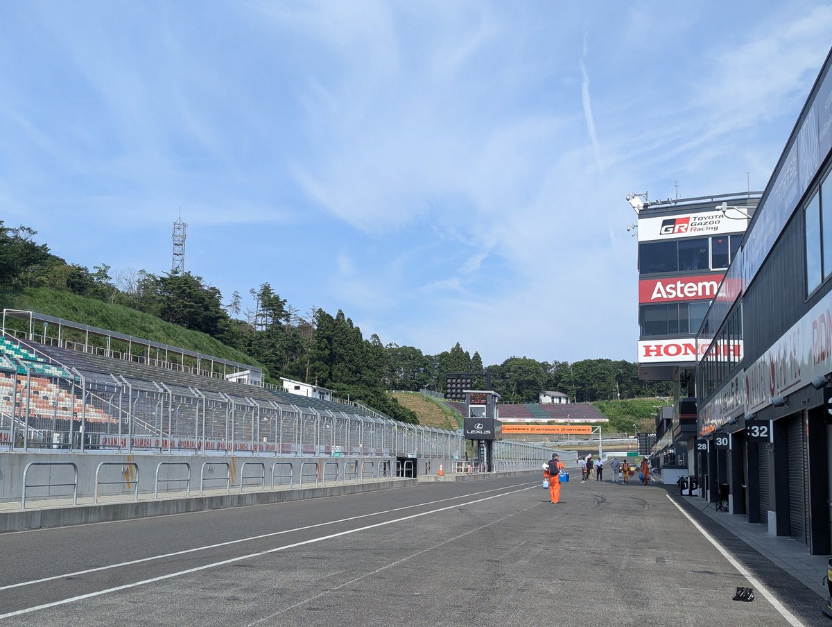 Takeshi_0022's tweet image. BMW&MINI Racing Rd.3 SUGO
TEAM ABE MOTORS
まだまだドライバー2人とも課題はありますが、とてもいいレースでした!
急いで岡山国際サーキットへ移動します(((((((((((っ・ω・)っ シュワ!!!
#abemotors #abeshokai #bmwminiracing #武士塾