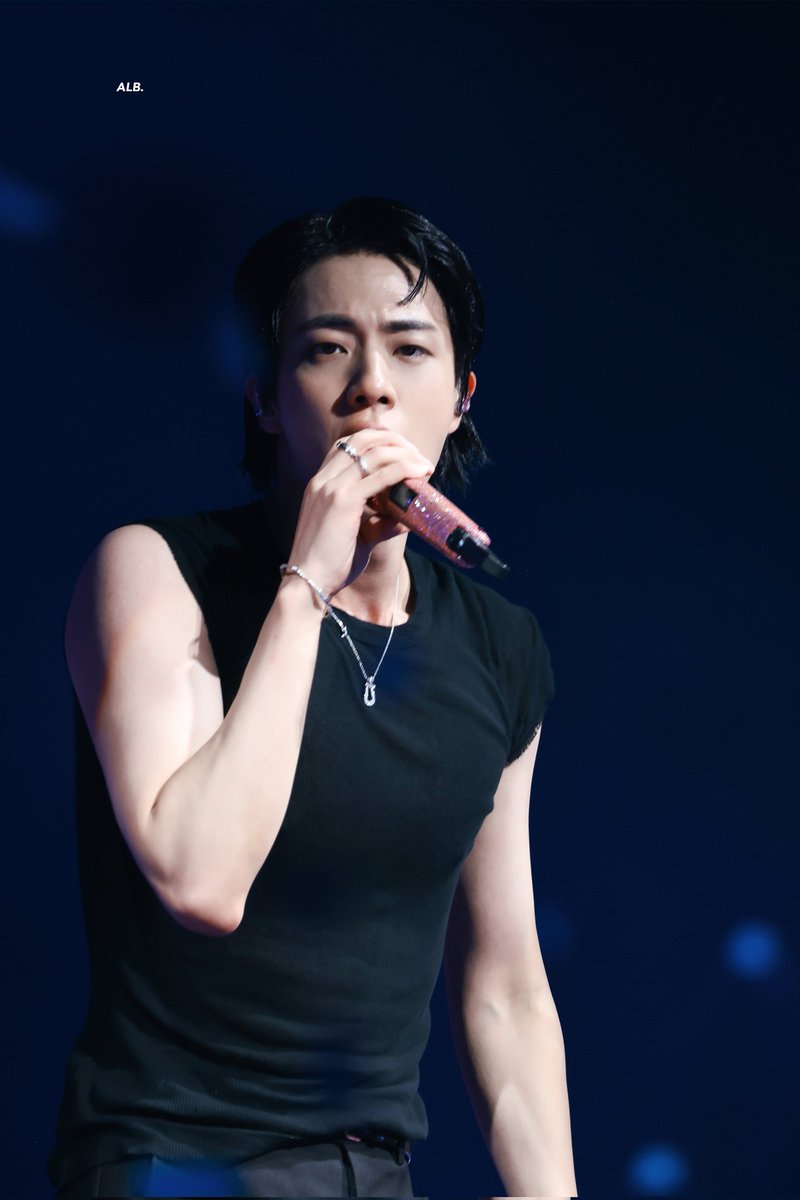 بیاین برا جین رای بدید

I vote #Jin for #ArtistaMasculinoInternacionaldoAno at the #SECAwards