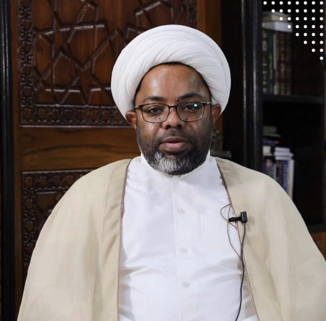 جهة سياسية تشارك جماعات السفلة والساقطين من صبيان السفارة والطائفيين حملة تسقيط ضد خطيب المنبر الحسيني الواعي سماحة الشيخ مصطفى الانصاري.
#الشيخ_مصطفى_الأنصاري