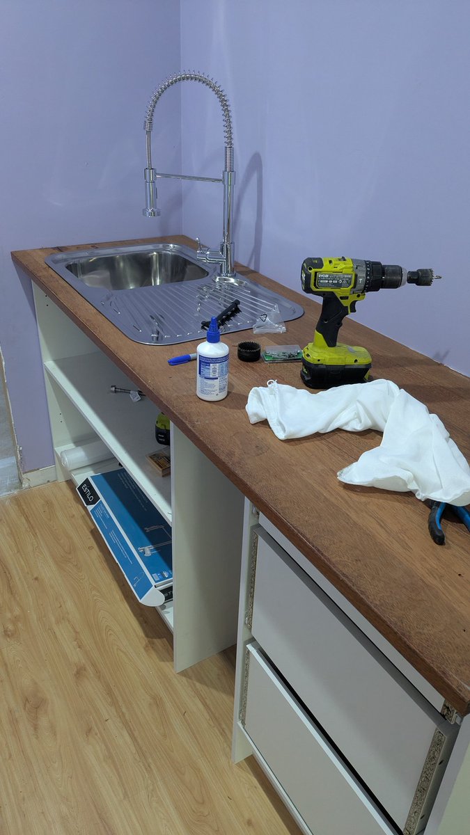 Hey #ESOfam I've been building a kitchenette today ready to epoxy coat the bench this week. So too tired to stream but post a photo of one of your tools for a chance to win 1500 <a href="/TESOnline/">The Elder Scrolls Online</a> crowns.
#ESO