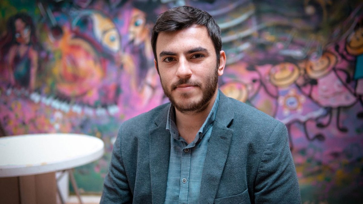 BirGün muhabiri İsmail Arı'ya tehdit mesajları: "Adamları peşine taktım" dediler, eşine tecavüz etmekle tehdit ettiler!
birgun.net/haber/birgun-m…