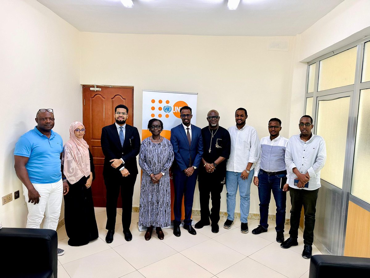 @MoPEID_Galmudug Minister H.E Abdirahman Haile along with Director of Int. Cooperation met with <a href="/UNFPA_SOMALIA/">UNFPASomalia</a> led by Dr. <a href="/otienoma/">Mary Otieno</a> 

Discussions focused on strengthening collaboration, updates on the #STP &amp; #GPIMS, and ongoing interventions across Galmudug.