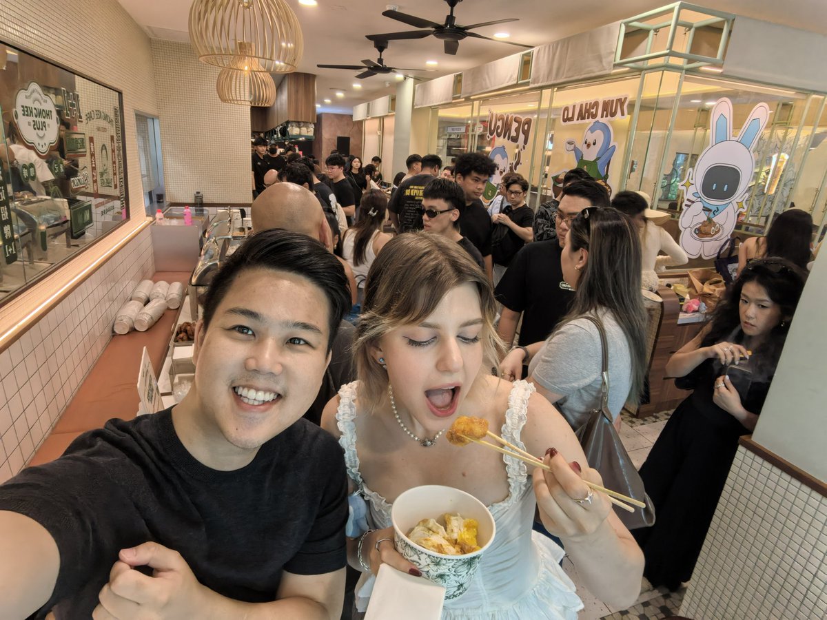 Dmeister00's tweet image. Malaysia Blockchain Week kicks off with a banging @pudgypenguins event!