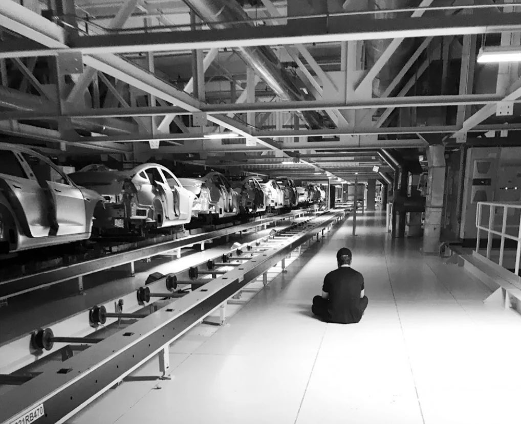 John_Vanture's tweet image. Wartime CEO Engaged.
"Back to working 7 days a week and sleeping in the office if my little kids are away."
- Elon Musk