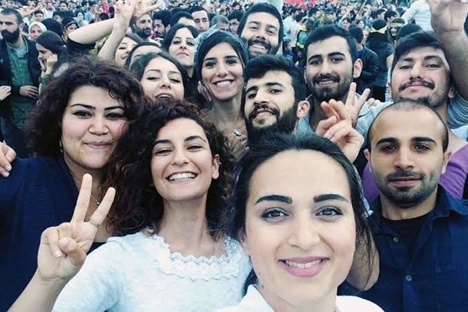 Botaniiko's tweet image. 33 Düş Yolcusu Rojava Devrimi'nde yaşıyor.