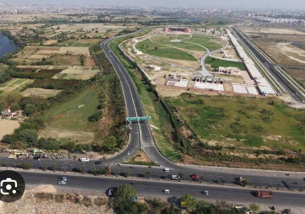 Amegha922488306's tweet image. 🚨🚨: OLD CITY ROAD GETS A GREEN BOOST

Lucknow’s Harinagar–Gaughat road set for widening by October to improve access to the Green Corridor. 

The 1.5-km stretch aims to ease congestion, though monsoon may slightly delay progress.

#LucknowUpdate #GreenCorridor #RoadWidening