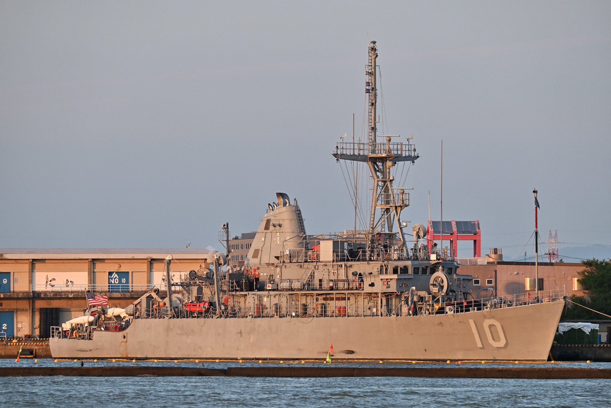 超貴重、非売品、入手困難、米海軍太平洋艦隊洋上打撃ヘリ航空群司令の指揮官コイン 1機147億円・総額3兆円】世界一高価な米軍最大のヘリコプター