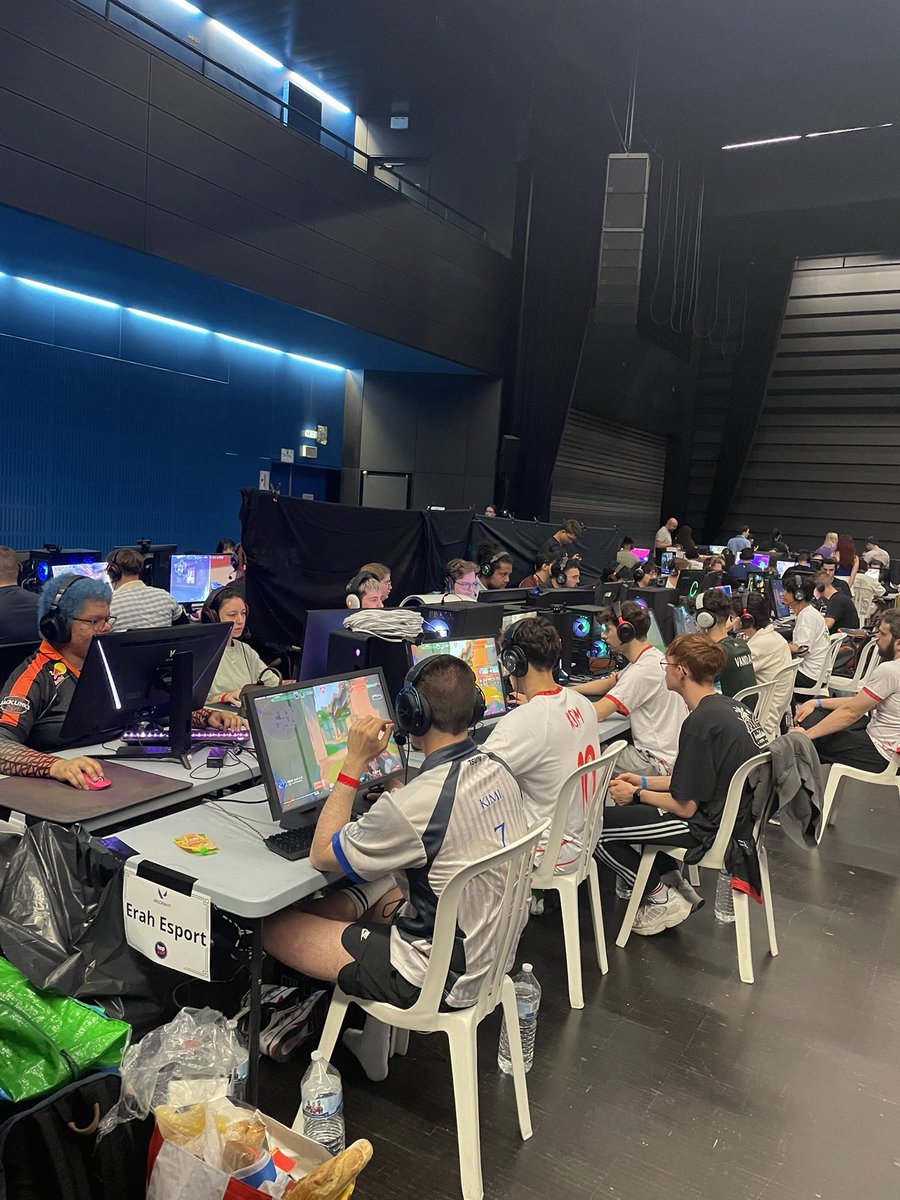 Last_HitOff's tweet image. [LAN] Nous sommes toute la journée sur place à Ostwald en Alsace 🥨 pour suivre la @HopLanSXB !

Le programme du jour ; les phases finales de GeoGuessr, Valorant et Counter Strike 🏆 !