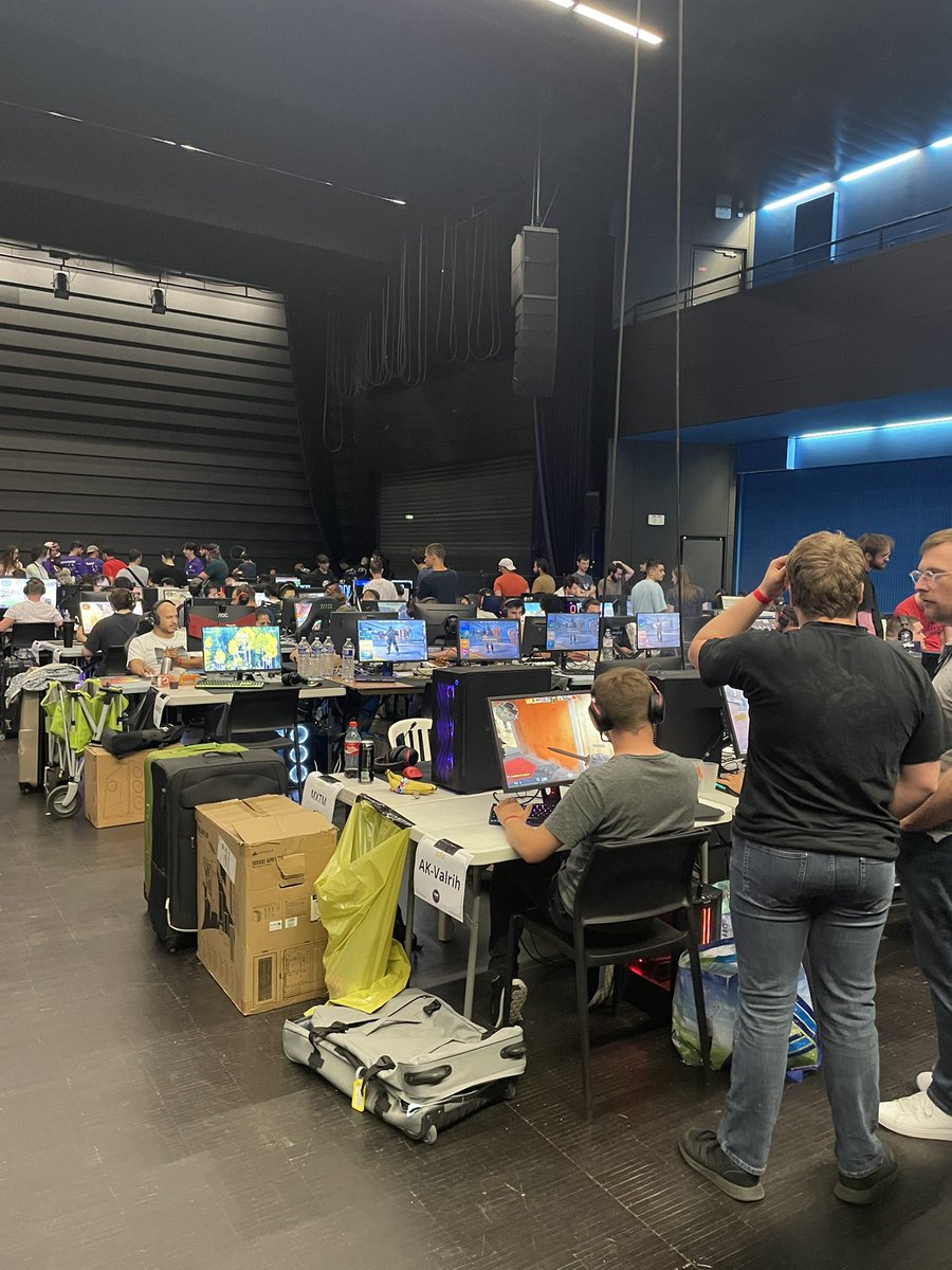 Last_HitOff's tweet image. [LAN] Nous sommes toute la journée sur place à Ostwald en Alsace 🥨 pour suivre la @HopLanSXB !

Le programme du jour ; les phases finales de GeoGuessr, Valorant et Counter Strike 🏆 !