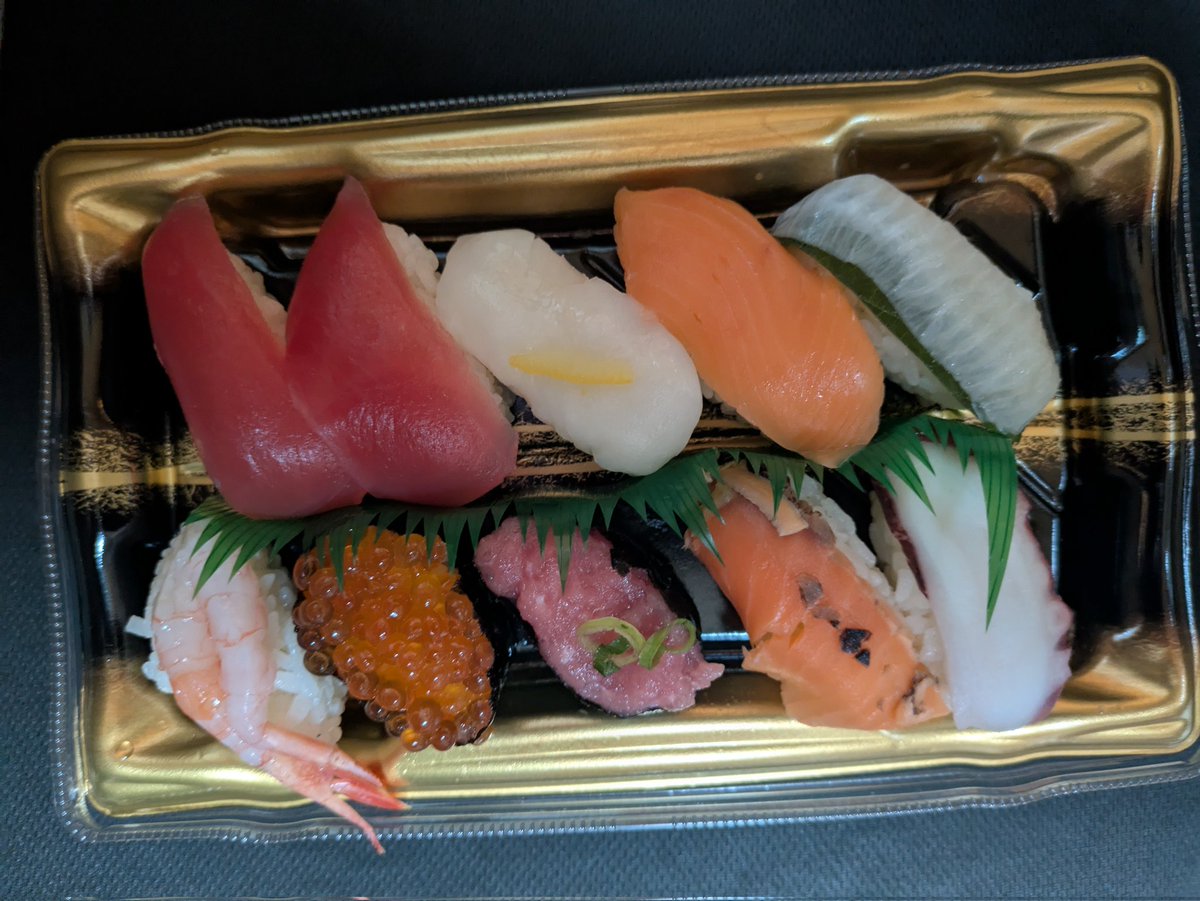 PRATT__Bi's tweet image. 蒸し暑い…

ご近所スーパーのパック寿司とバチまぐろ刺身
うまっ😋