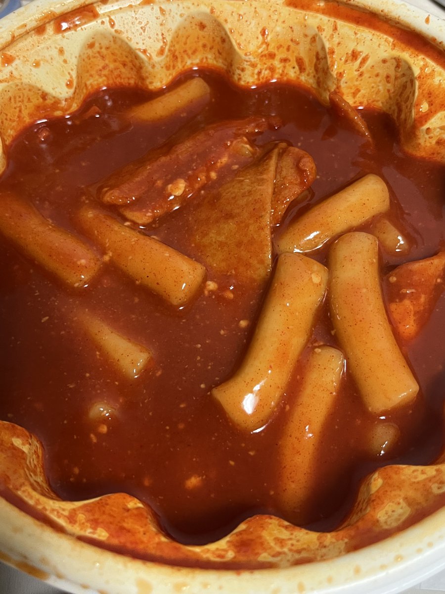 ppilu9's tweet image. 김종구식맛치킨   
여기 떡볶이가 너무 내 취향이라 통 들고 마셨다