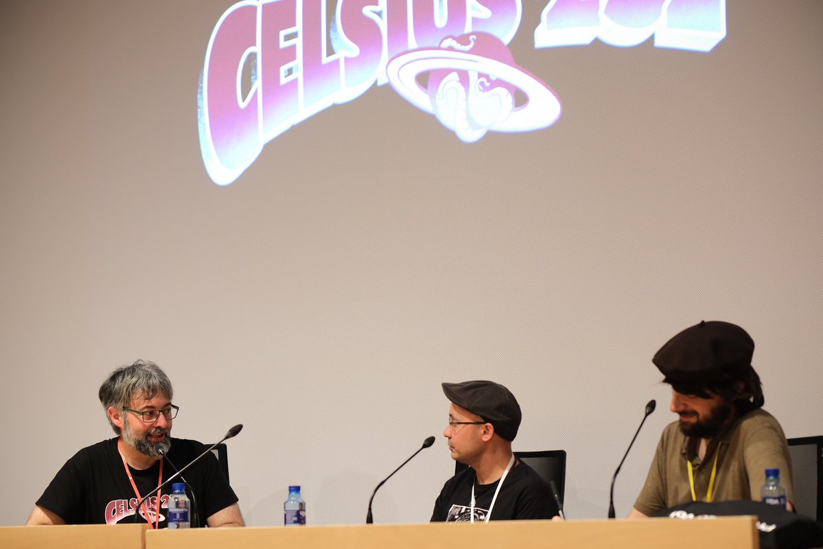 JorgeIvanArgiz's tweet image. El sábado del #celsius2025 por la mañana @daviducles_ @rubenstrigos y yo hablamos de esnobismo cultural, reivindicamos el fantástico y, sobre todo, lo pasamos muy bien. Ah, y confirmamos que Uclés estará en el próximo Excelsius y, por tanto, en el festival #celsius2026