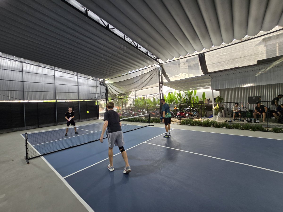 leonnguyen444's tweet image. It is Sunday.
Work hard for my $Sui bag,
Play pickleball like a champ,
And building my @suivncommunity