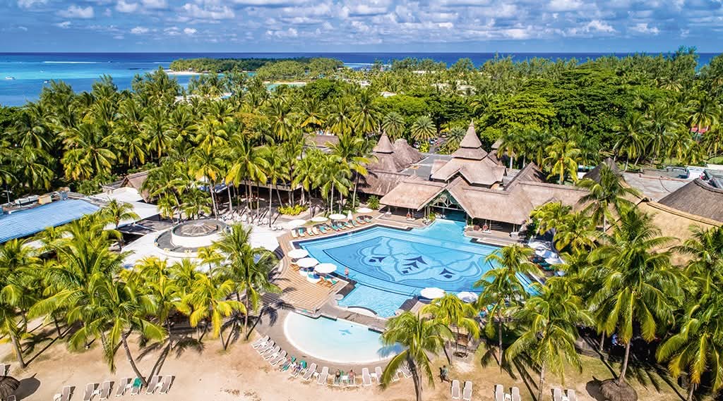 beachtag's tweet photo. 🇲🇺BE THERE
The Good Times are Loading...!
📍Shandrani Beachcomber Resort & Spa - Pool Days Best Days
Vast tropical grounds, a location with its own peninsula hugged by three beaches, Shandrani Beachcomber Resort & Spa is the first choice for action-filled holidays for families. https://t.co/HNGpPiNMtn