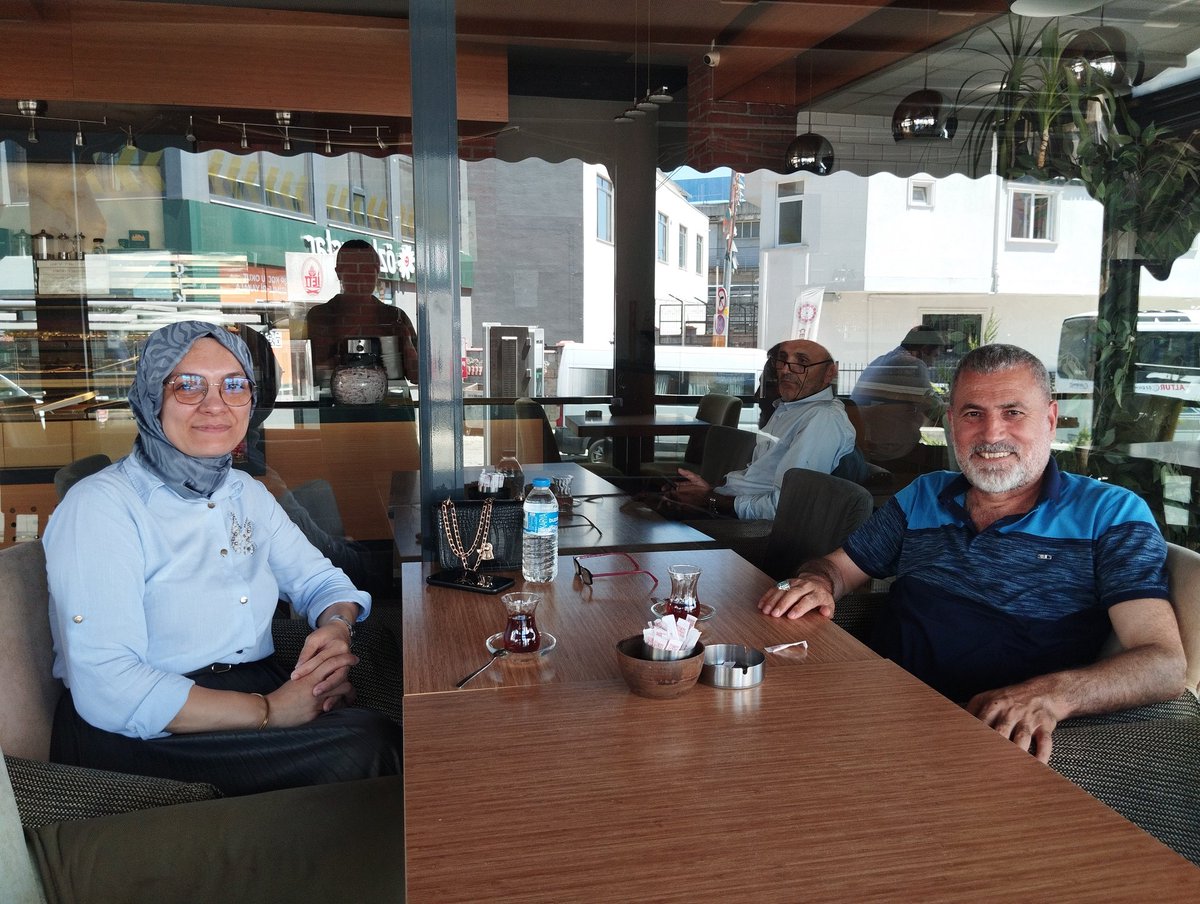 Hoş-sefa geldiniz

Altı ay boyunca birlikte çalıştığımız, İlçe Sekreterimiz Deniz hanım misafirimiz oldu. 

Ziyaretiniz ve emekleriniz için çok teşekkür ederim Deniz hanım. 
Allah yolunuzu açık eylesin.