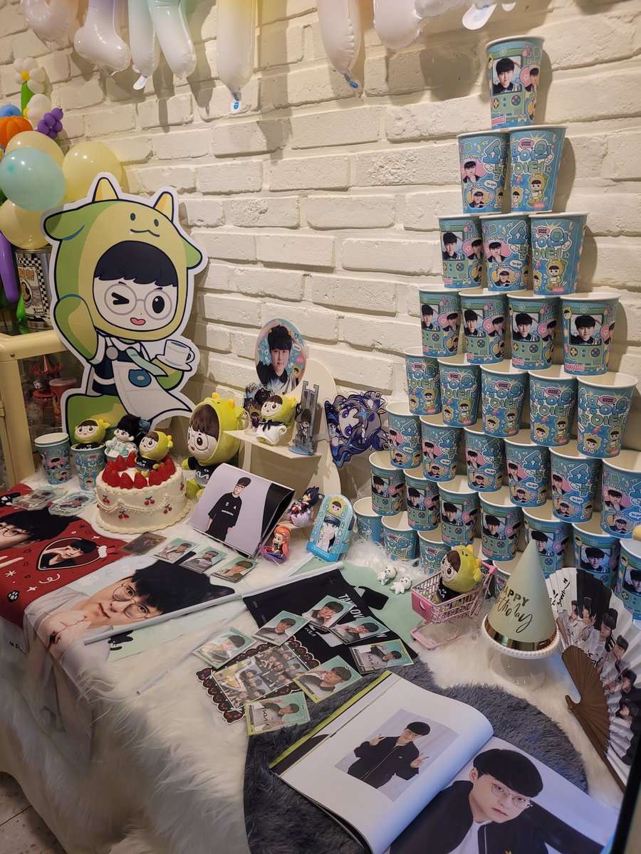 dkkk_02320's tweet photo. #쇼용이랑_같이_놀자
#허수_레벨업_했수
#쇼메이커 #ShowMaker

허수 생카 처음 방문했어요 몽글몽글 제 마음이 따뜻해지는 좋은 카페였습니다. 좋은 공간 만들어주셔서 감사합니다! https://t.co/i9oQZzINOm