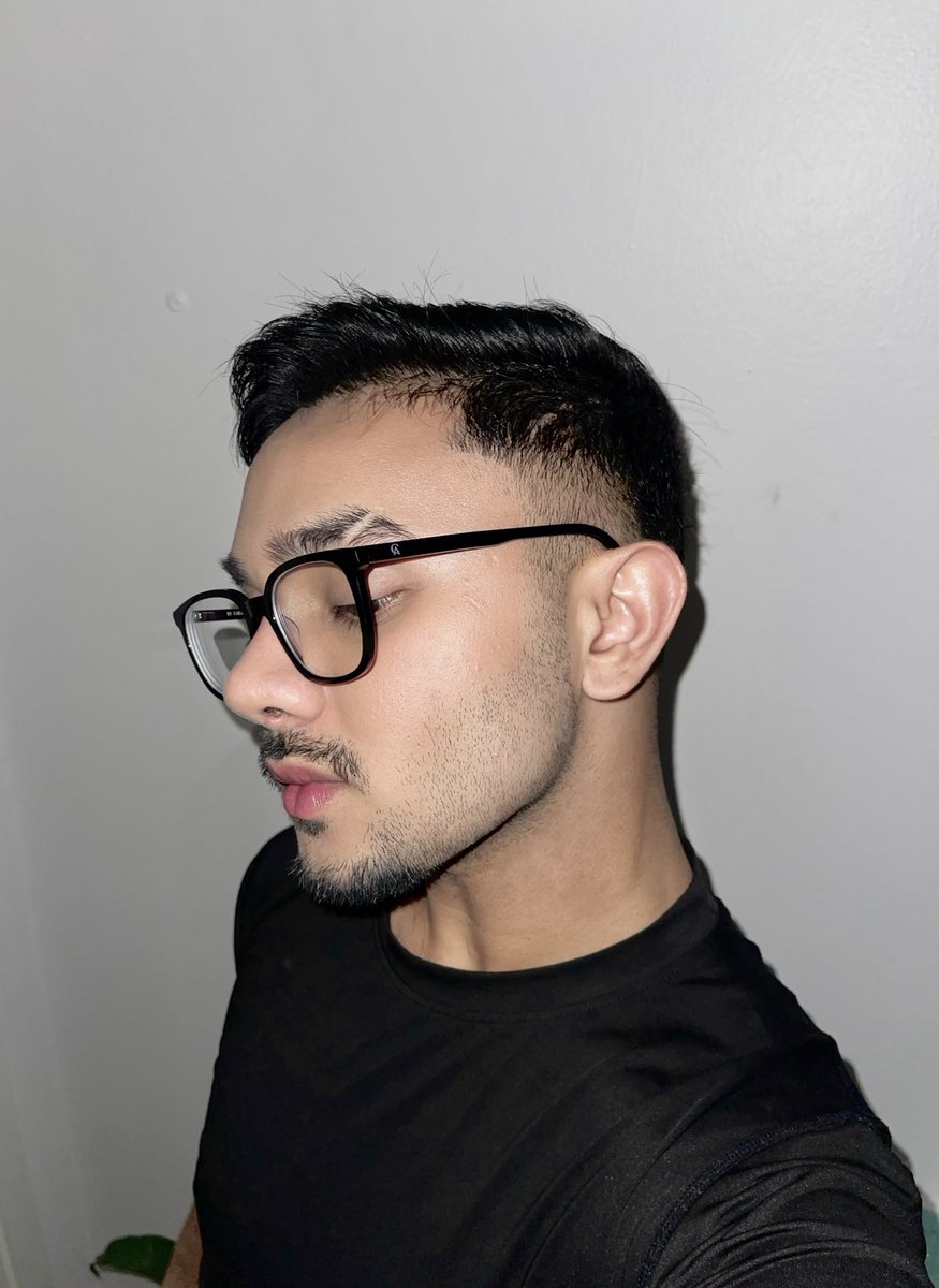 yasserfdz's tweet photo. side profile hits diff https://t.co/r3Yfl2V0H8
