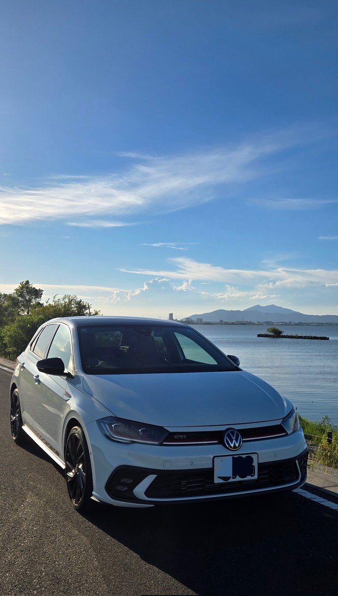 malonmania's tweet photo. やっぱりこのサイズ感が心地良いのです☺
#MyPolo #Edition25 #GTI https://t.co/zVIPu7TSNk