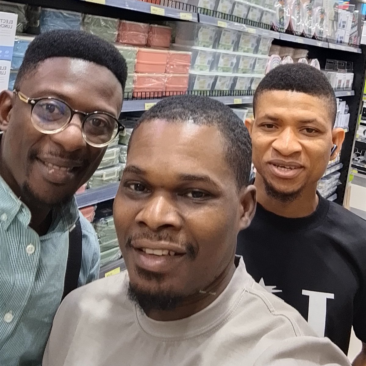 alibueze's tweet photo. #NewProfilePic https://t.co/TPWZqNvLFv