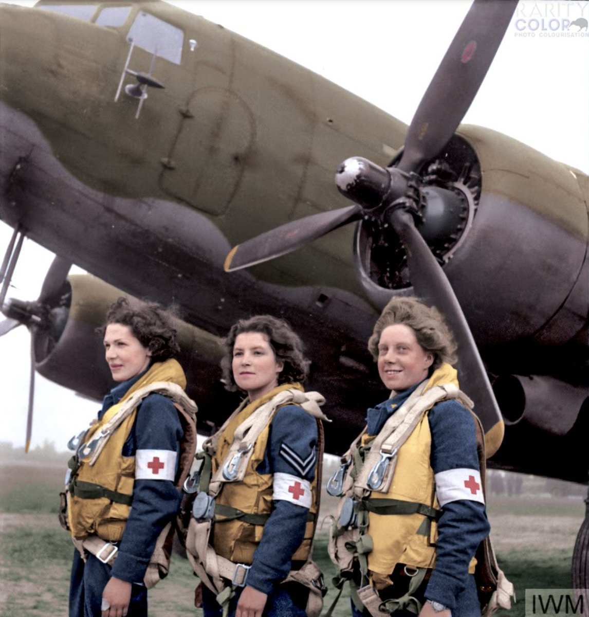 VeteransFdn's tweet image. ✈️ The Flying Nightingales were nursing orderlies of the WAAF who flew on RAF transport planes to evacuate the wounded from the Normandy battlefields.
📸 image: © IWM CL 122
Colourised by Daniel Rarity
📰 Source: Colourised RAF Fighter & Bomber Command 1939-1945