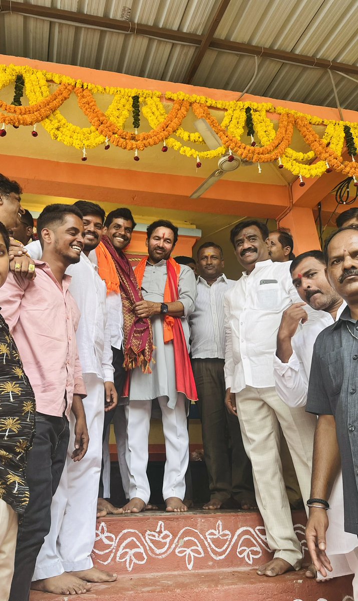 nbramllb's tweet image. Thank you @kishanreddybjp Aanna.
Took blessings of Yellamma Thalli at Indra Nagar, JubileeHills Constituency along with my brothers @nrathankumar @nprajbajrangi
#Bonalu2025 #BJPJubileehillsConstituency