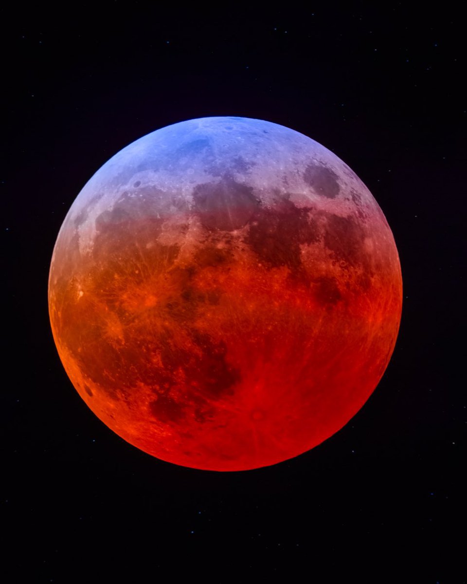RwandaSpace's tweet image. Today is International Moon Day! On this day in 1969, humans walked on the Moon for the first time during NASA’s Apollo 11 mission - a moment that changed space exploration forever.
To celebrate, here are a few fun Moon facts:
1.The Moon doesn’t just light up our night sky - it…