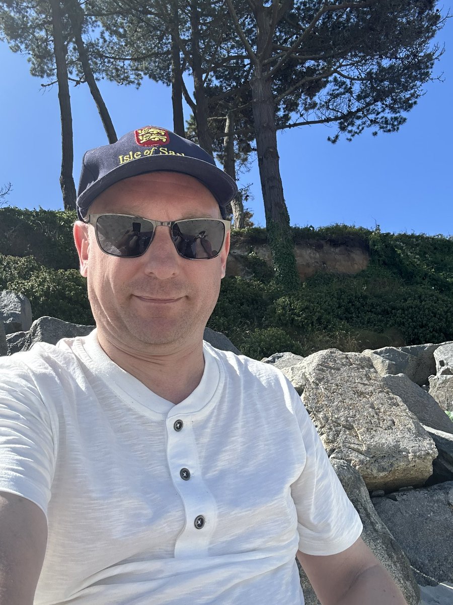 Davidpritch_gg's tweet image. A few photos from last weeks holiday in
the Channel Islands ποΈβοΈππ»βοΈ