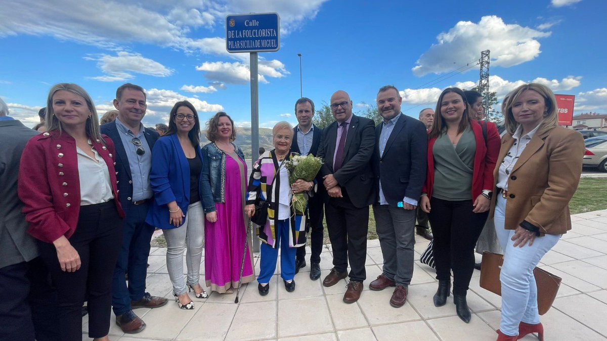 Hoy despedimos a Pilar Sicilia, una jiennense ejemplar, incansable defensora de nuestro folklore y nuestras raíces.

Gracias por dignificar nuestra identidad, Pilar.

Mi cariño y pésame a su familia y a la Asociación Lola Torres.

Descansa en paz.