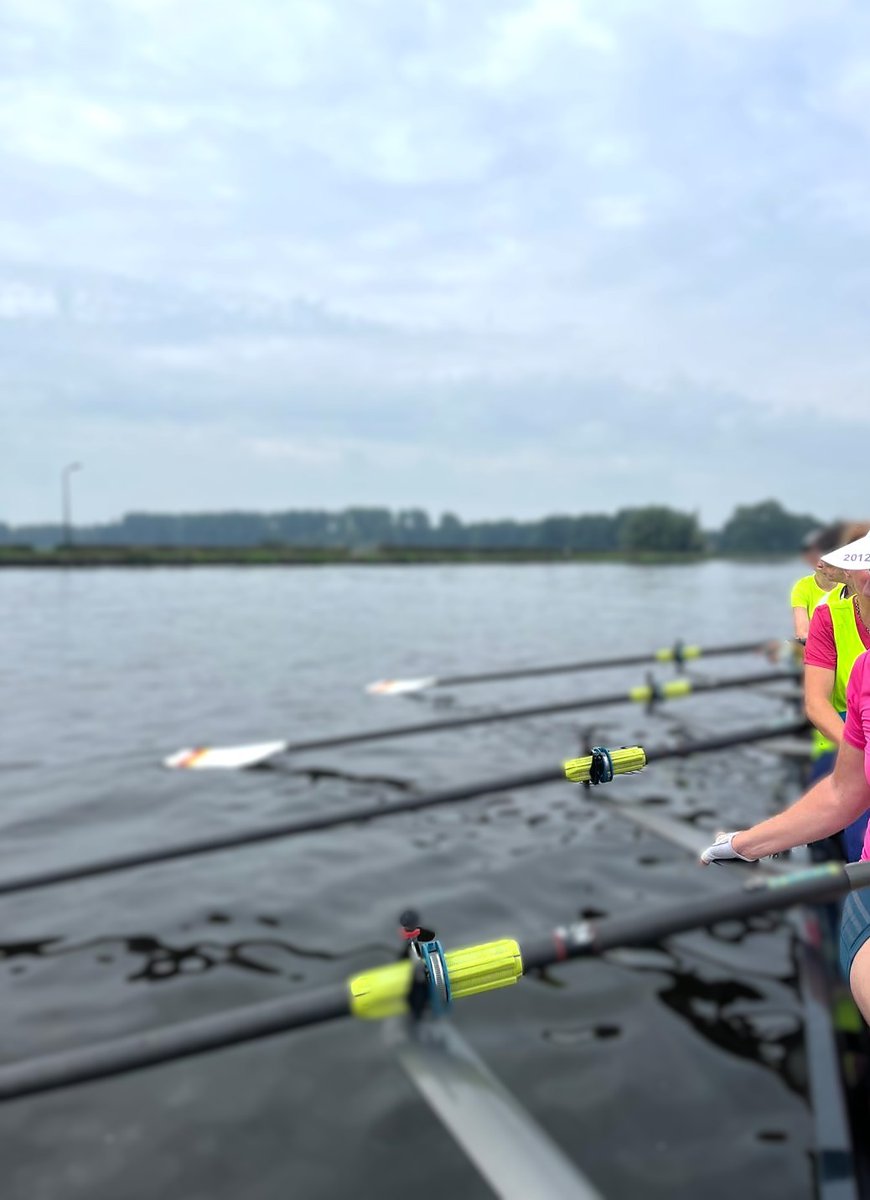 Dromen komen soms uit! Een perfect lopende 4x+, totale focus, kracht, en samenwerk. Harmonie, rust. Laagvliegen.
Jaren mee bezig geweest, en wat een dreamteam🥰
Geen wedstrijdroeien, maar recreatief TOP #roeien.
