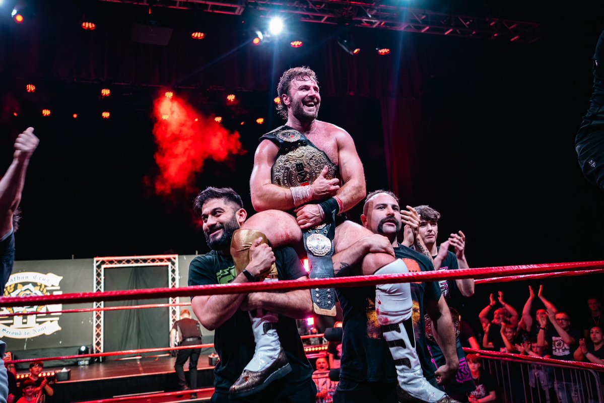 BritWresRev's tweet image. 👑👑 THE FANTASTIC FOUR 👑👑
History was made at VIVA LA REVOLUTION when, for only the second time in BWR history, 4 new Champions were crowned on the same night.
Congratulations to all of the new Title holders:
World Heavyweight = @Nathan_Cruz90
Women’s = @NatalieSykes_
Tag…