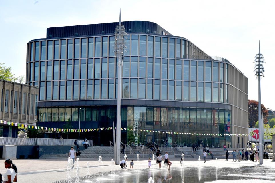 micklesb's tweet image. Currently, just one company is based at half-empty One City Park - but amid concerns it's a 'white elephant', Bradford Council says 'positive discussions' are continuing with prospective tenants
thetelegraphandargus.co.uk/news/25327207.…