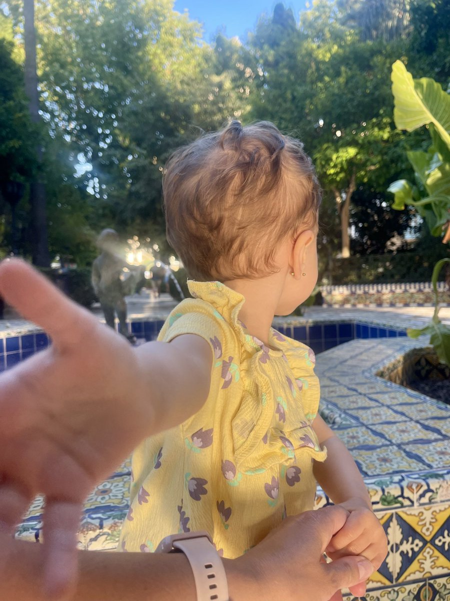 Y así, ofreciendo mis manos. Más viejuna, pero más feliz, cumplir años es aún más bonito. A seguir! #HappyBirthdayToMe