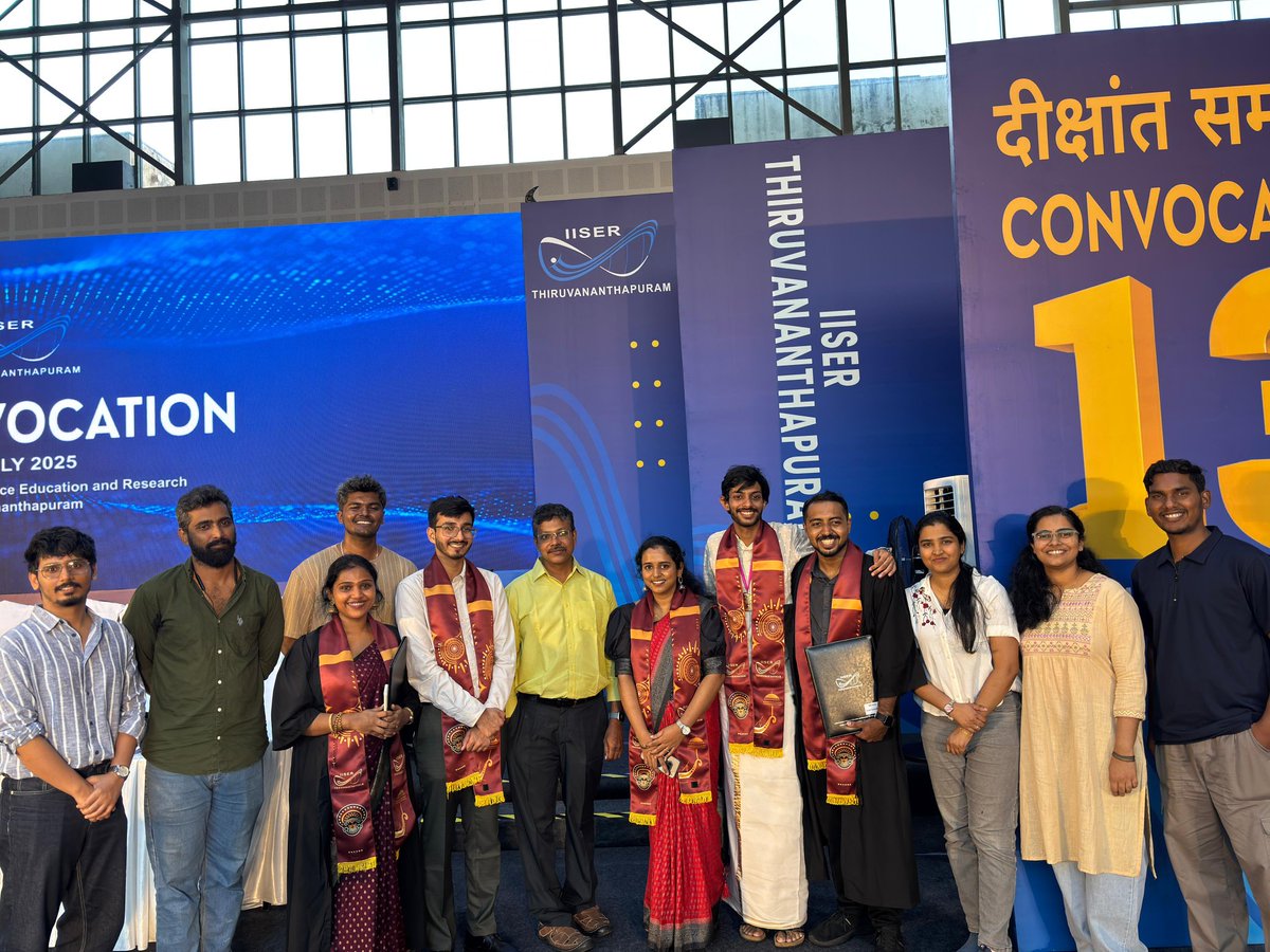 MRLAB8619's tweet photo. Congratulations graduates !! https://t.co/RmyClsdeuD