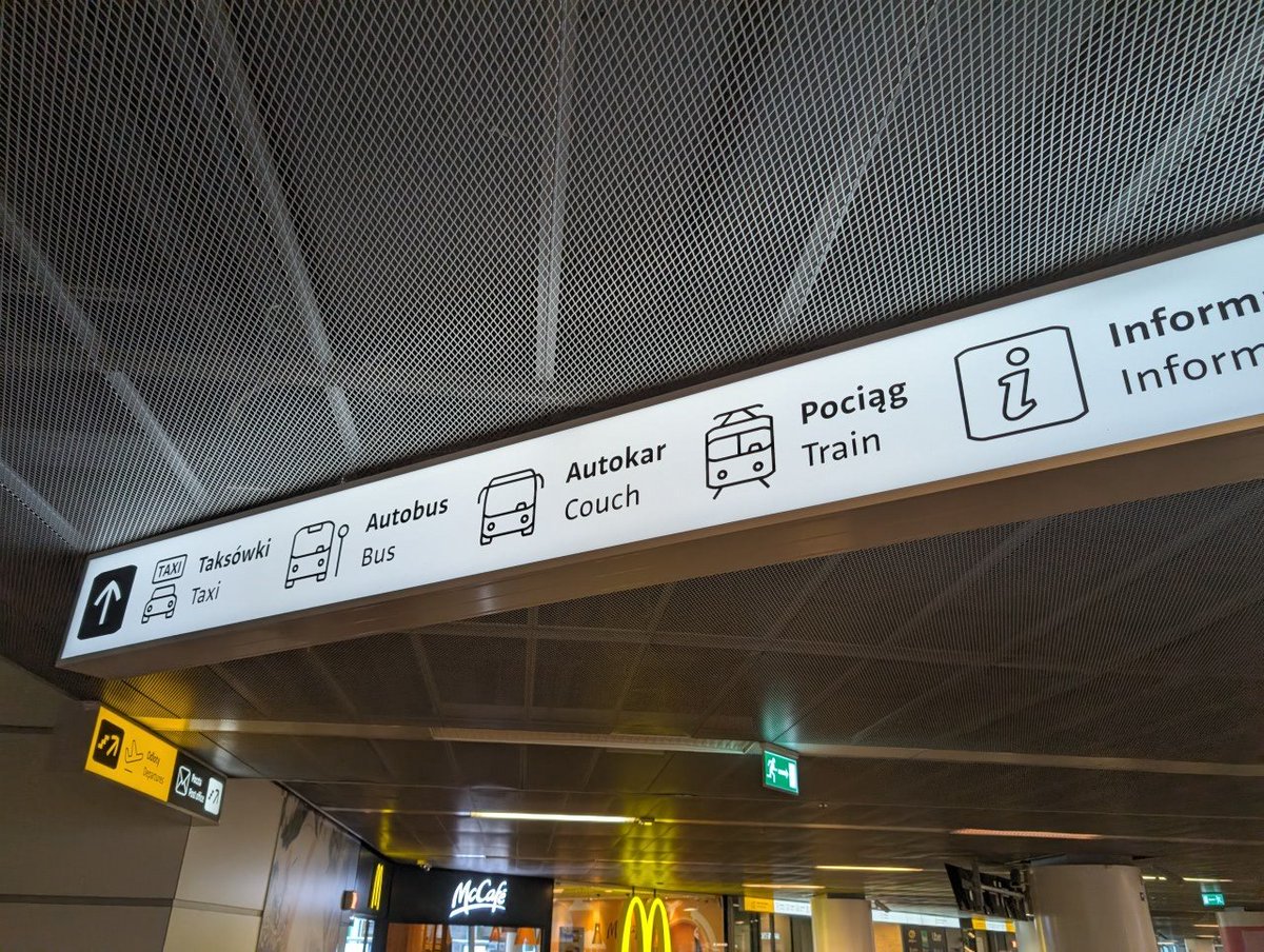 janjwerner's tweet photo. @ChopinAirport that's a fancy icon for a new lounge :)
Couch -> coach https://t.co/wXFC7r5hFT