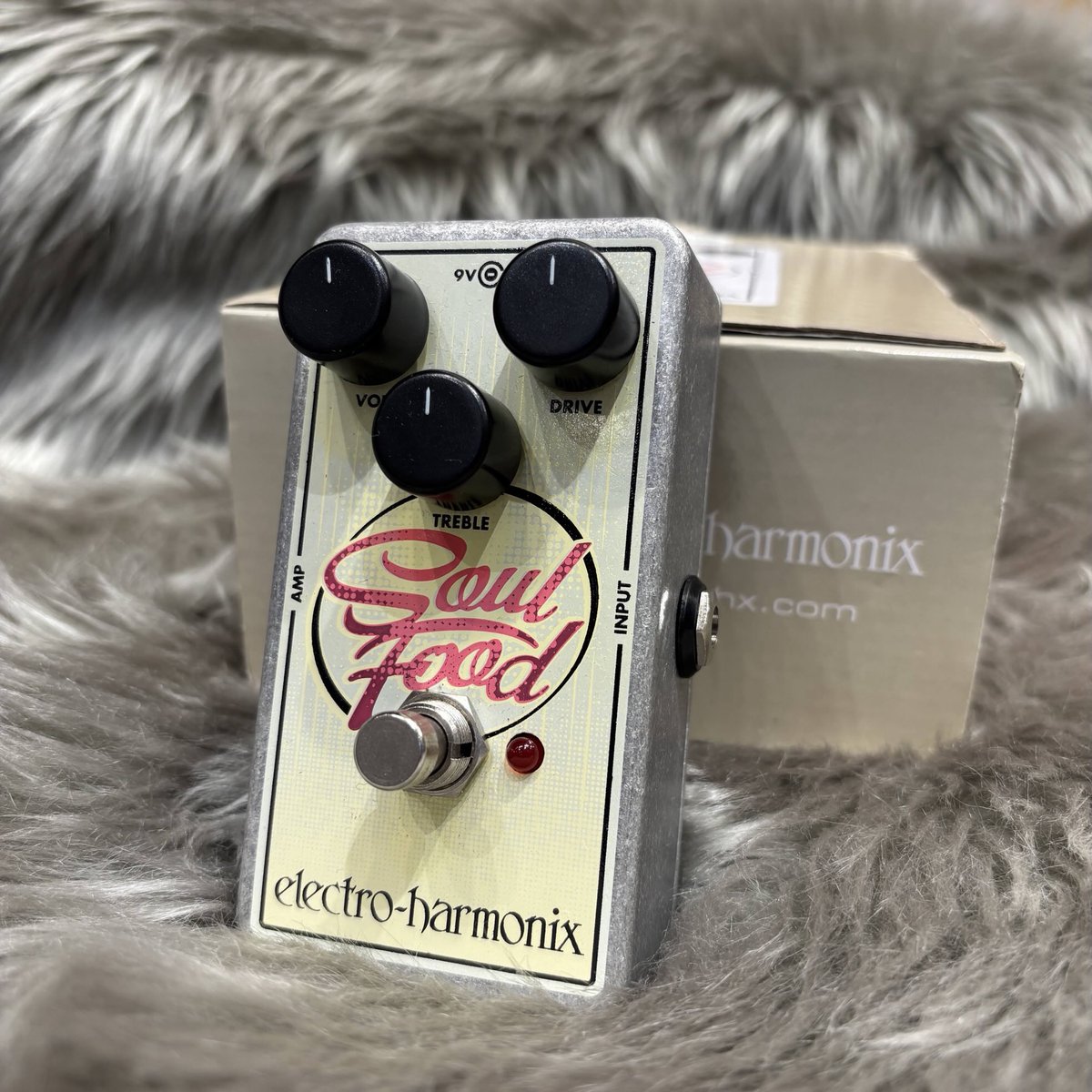 shima_nagakute's tweet image. electro harmonix/Soul Food
定番のケンタ系Over Driveが入荷しました!初めてのエフェクターにもおすすめな使いやすい歪みです!