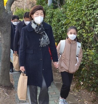 fakemommy's tweet image. 교육감 인물난이라고 하니 고 노옥희 교육감이 생각난다. 소수정당 출신이라 야당과 협치에도 맞고 보수색 강한 울산서 재선까지 교육감 하셨으니 정치력도 철학도 괜찮은 분이셨는데, 너무 일찍 돌아가셨다. 근데 교육감 출신은 왜 교육부장관이 안 될까?