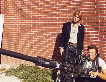 philippe_rouyer's tweet image. À 21h sur @ARTEfr «Le Canardeur» (1974) est le 1er long métrage de Michael Cimino. Il le réalise grâce à Clint Eastwood, qui incarne un braqueur fatigué face au fringant Jeff Bridges. Entre film de casse et road movie, le film brosse un portrait plein de nostalgie de l’Amérique
