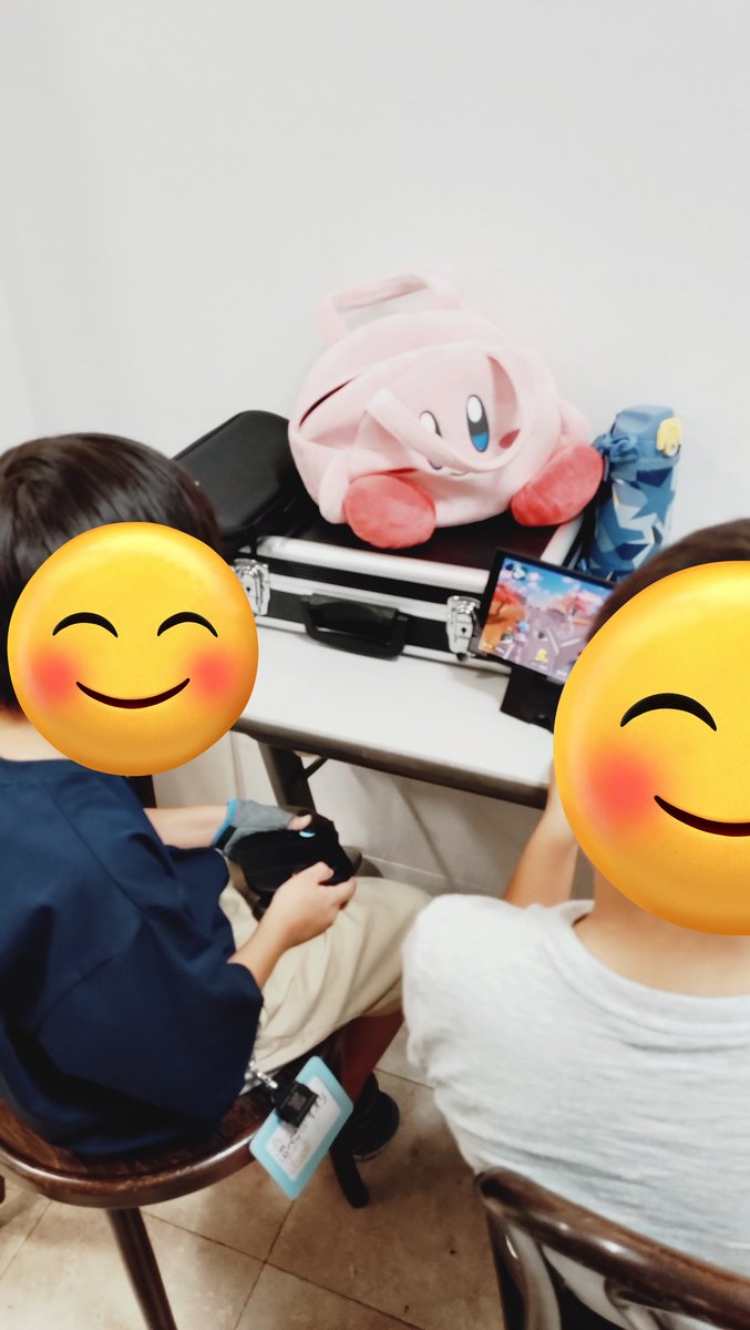 黒田さんのG3大会終了✨

息子はブロック決勝敗退😭
敗因は、相手に作戦がバレていた🤣＝私の責任😭
ただ息子は丁寧に礼儀正しく出来て👍✨
終了後は友達とゲーム🤣

私は例の如く2🐔
有利対面に関わらずカゼさんのテクの前に…💦

運営の方々を始め、皆さんありがとうございました😊

#ベイブレードX