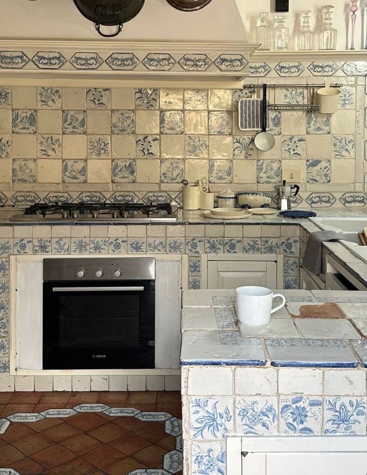 reyskinned's tweet image. need to have a kitchen like this or i've absolutely failed in life