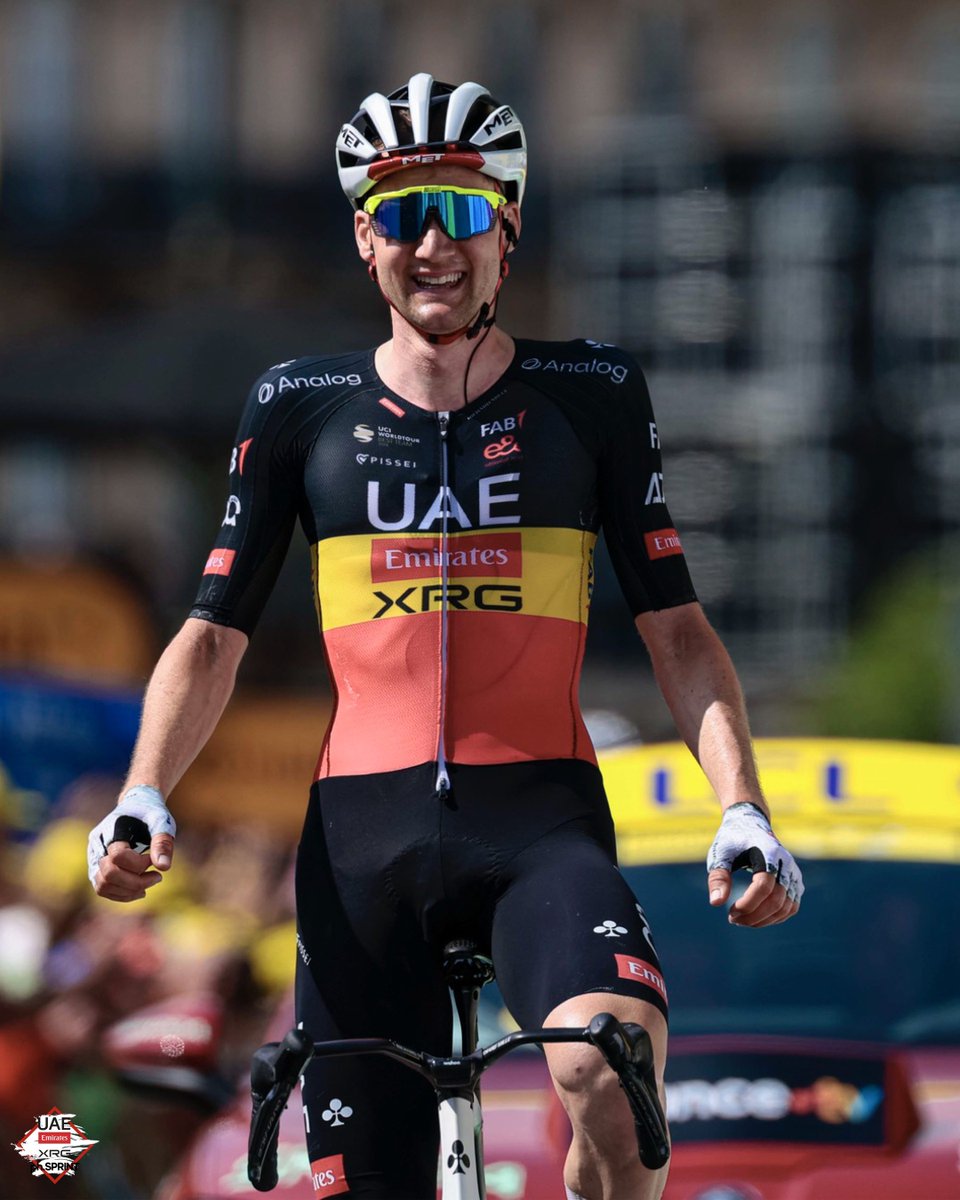 TeamEmiratesUAE's tweet image. Welcome to the Grand Tour Treble Club, @Tim_Wellens 🥇🇧🇪
That’s our fifth stage win of the #TDF2025. Let’s keep the momentum going into the final week 💪🏻 #WeAreUAE
