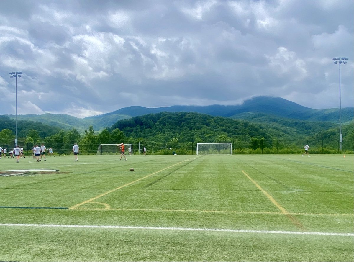 BonacciCyndee's tweet image. Final day in the Smokies! Let’s get it! @PhillipBonacci @KohlsKicking @KohlsHighlights @CoachGiugliano @CollinsHillFB @SwickONE8 @CoachBeck56