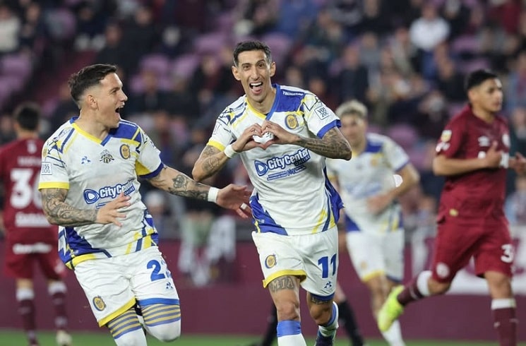 RoyNemer's tweet image. Ángel Di María makes it two goals in two games with Rosario Central. mundoalbiceleste.com/2025/07/20/ang…