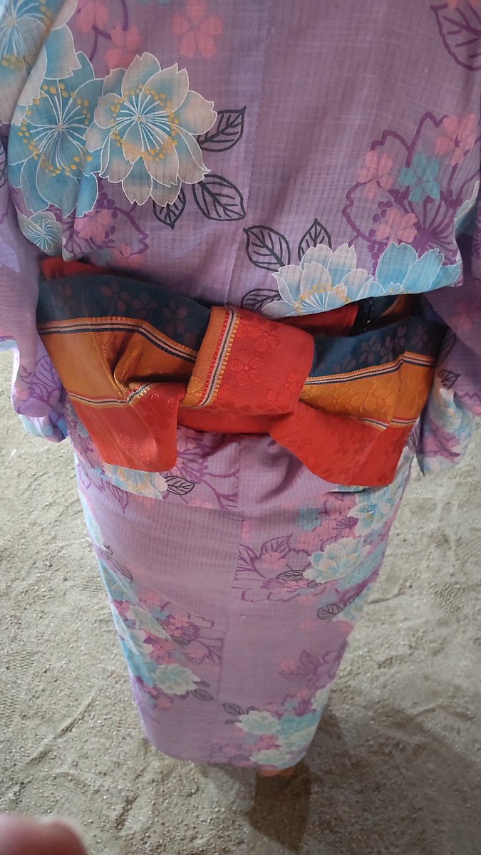 fromFukuyama's tweet image. お祭りに行って
人混みで押されまくり
ちょっと帯が
崩れちゃった🤣
着崩れても
楽しかったよ
押されまくる所は
兵児帯の方が
良かったかも
#素盞鳴神社
#祇園祭