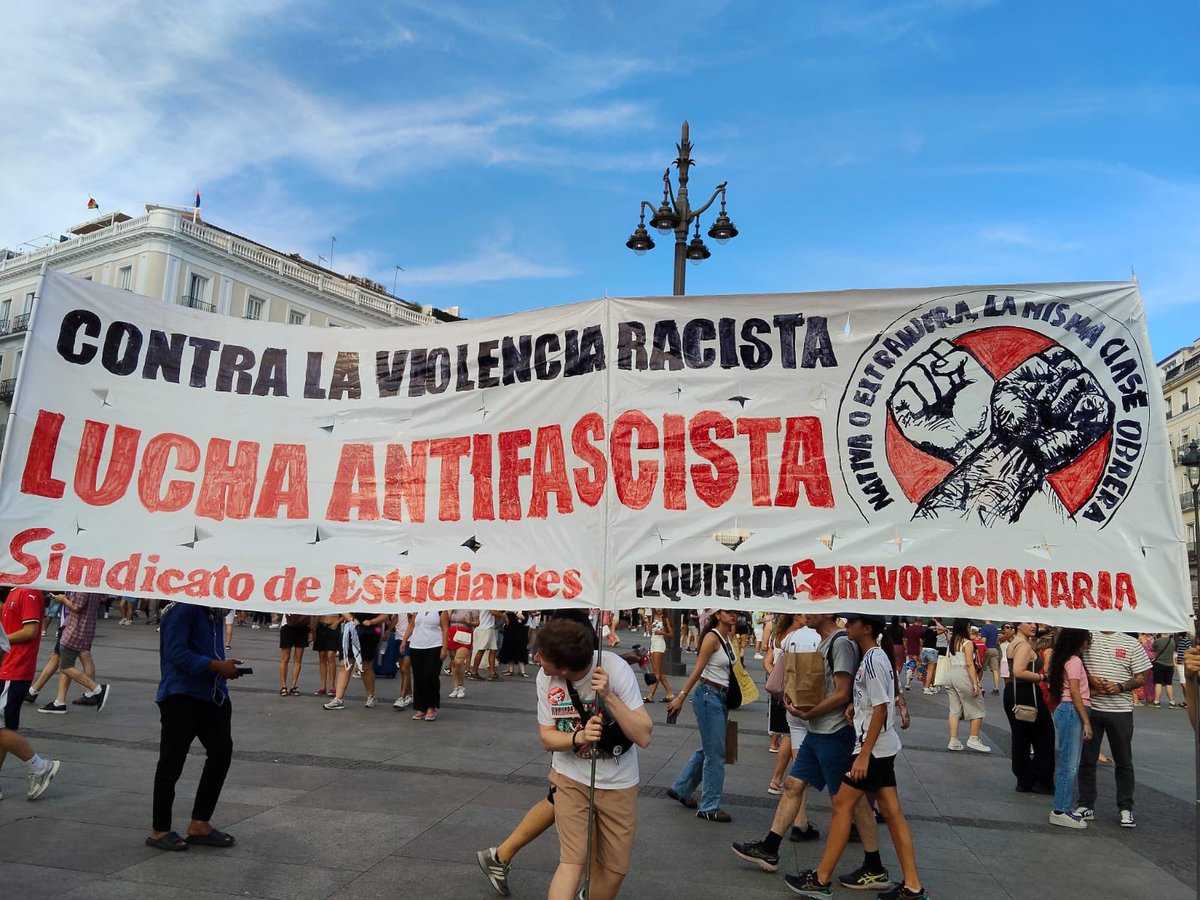 SEMadrid_'s tweet image. Contra la violencia racista en #TorrePacheco: lucha y movilización antifascista.
Ayer en la Puerta del Sol 👇