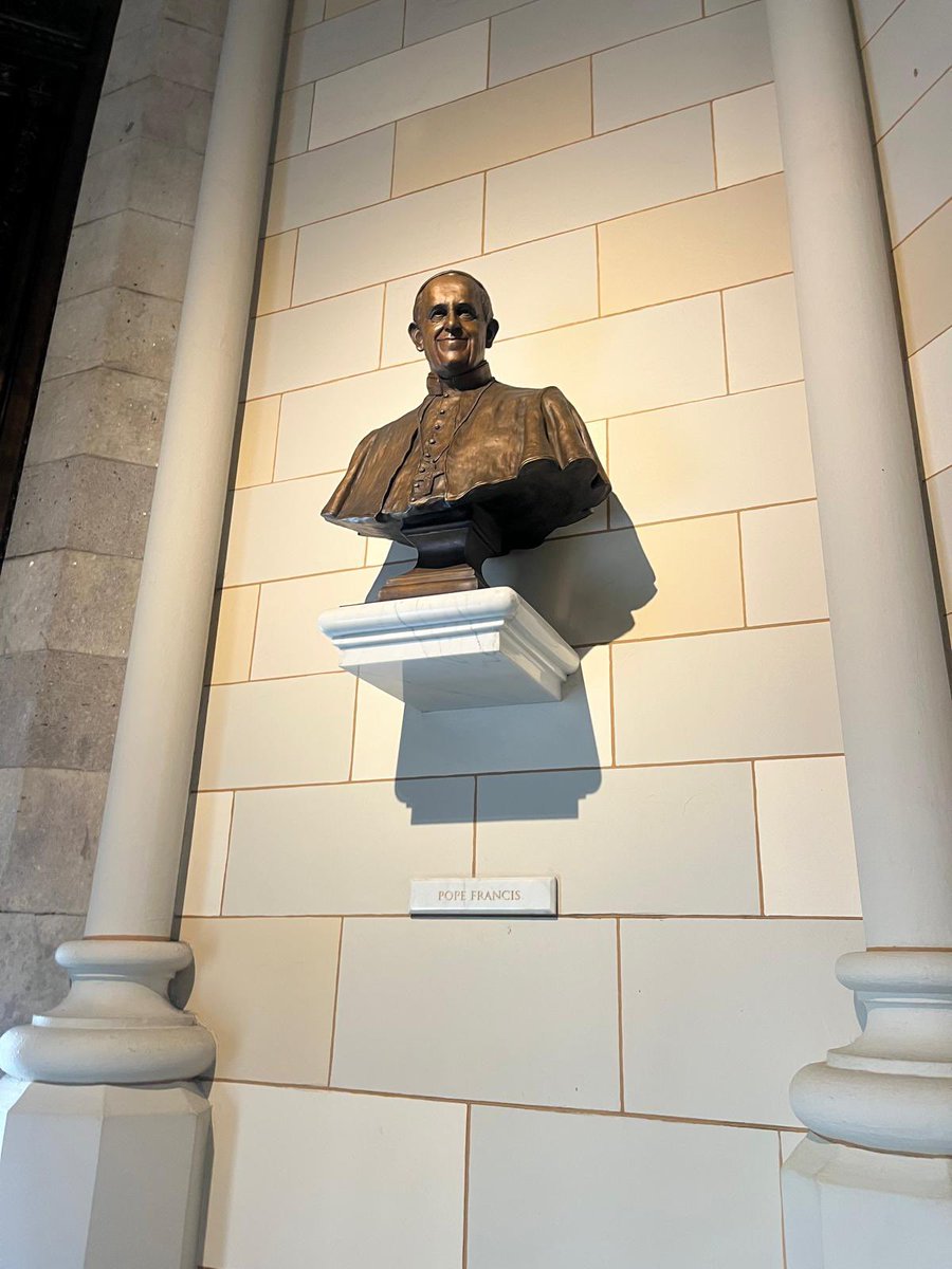 lukasmandl's tweet image. They even already have a bust of Pope Francis in Saint Patrick‘s in NYC. Amazing! #NYC #NewYork #NewYorkCity #SaintPatrick #PopeFrancis #Francis