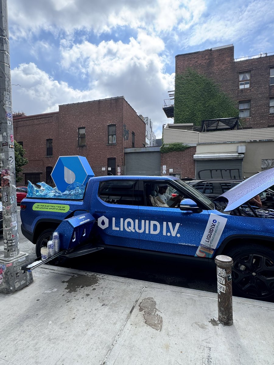 stonksnwhatnot's tweet image. Can spot this ride anywhere. @liquidiv x @Rivian bullish $RIVN