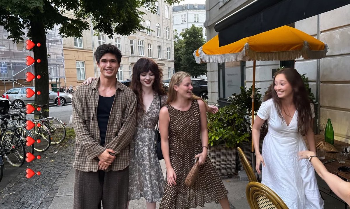 dailysoapy's tweet image. New photo of Sophie Thatcher with Havana Rose Liu, Kristine Froseth and Charles Melton